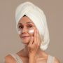 Apa Sunscreen Terbaik untuk Flek Hitam pada Usia 50 Tahun? Ini 9 Rekomendasi Terbaik