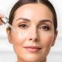 PIH Susah Pudar? Coba 4 Serum Berbahan Vitamin C dengan Konsentrasi Tinggi