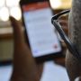 Risiko Memasang File APK Aplikasi Keuangan dari Luar Toko Resmi