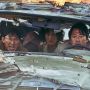Escape from Mogadishu: Tentang Musuh yang Harus Saling Menyelamatkan