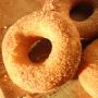 5 Tanda Donat Overproof, Adonan Terlalu Mengembang hingga Kempes