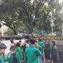 Demo Dua Tahun Prabowo-Gibran, Jalan Menuju Patung Kuda Ditutup dan Mahasiswa Tertahan Barikade