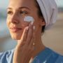 4 Acne Hybrid Sunscreen Proteksi SPF 35 Andalan Cegah Jerawat Makin Parah!