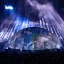Megah! Kanye West Tampil di Atas Kubah Raksasa dengan Visual Bumi dan Bulan di Konser Jakarta