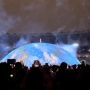 Megah! Kanye West Tampil di Atas Kubah Raksasa dengan Visual Bumi dan Bulan di Konser Jakarta