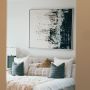 5 Lukisan Pembawa Hoki dan Ketenangan untuk Kamar Tidur Menurut Feng Shui