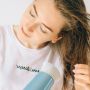 Mengeringkan Rambut Secara Alami vs Pakai Hair Dryer, Mana yang Lebih Baik?