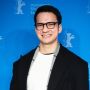 Mainkan Peran Ganda di Film Kembar Tak Sama, Endy Arfian Bongkar Tantangan Terberatnya