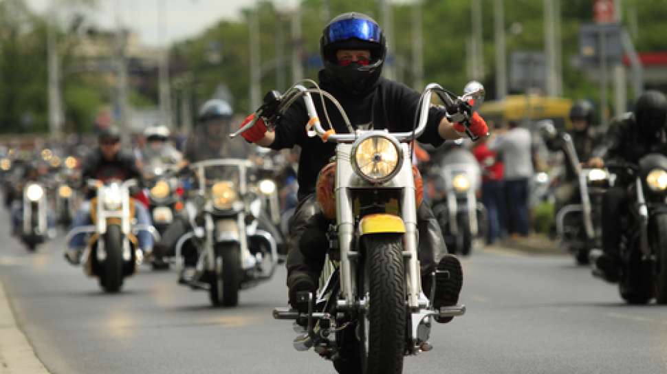 Otak Udang Naik Sepeda Motor