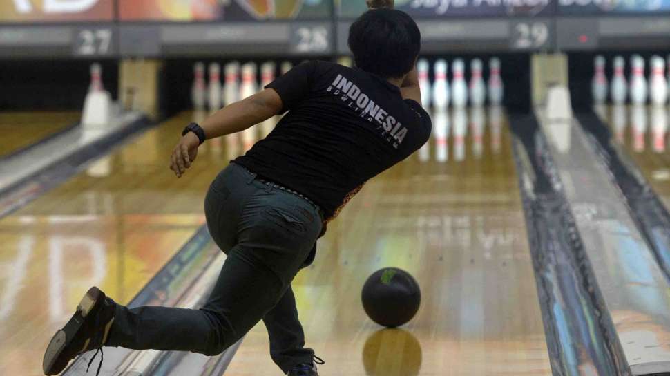 April Ellis Bowling photos