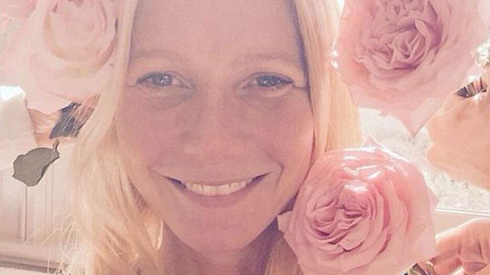 Gwyneth Paltrow Rayakan Ultah dengan Bunga Mawar