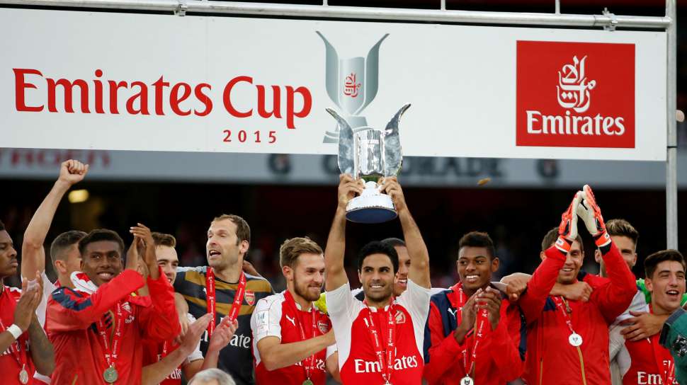 Emirates cup. Кубок Эмирейтс. Emirates Cup 2015. Ball Emirates Cup.