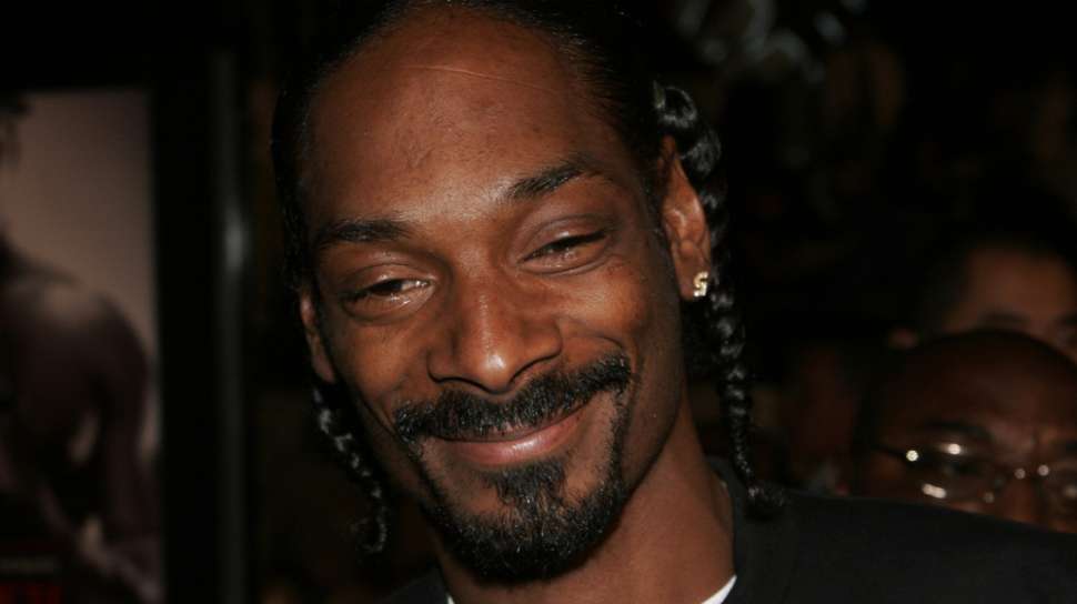 Horreur!  Le rappeur Snoop Dogg construit un manoir virtuel dans Metaverse Sandbox
