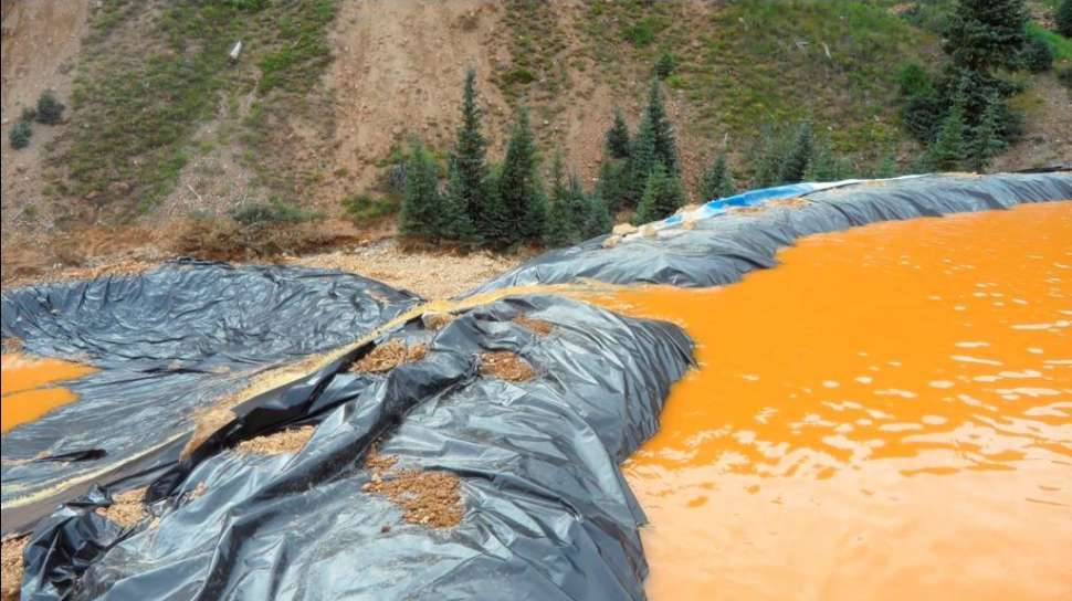 Warna Air Sungai Ini Berubah Menjadi Oranye Apa Sebabnya