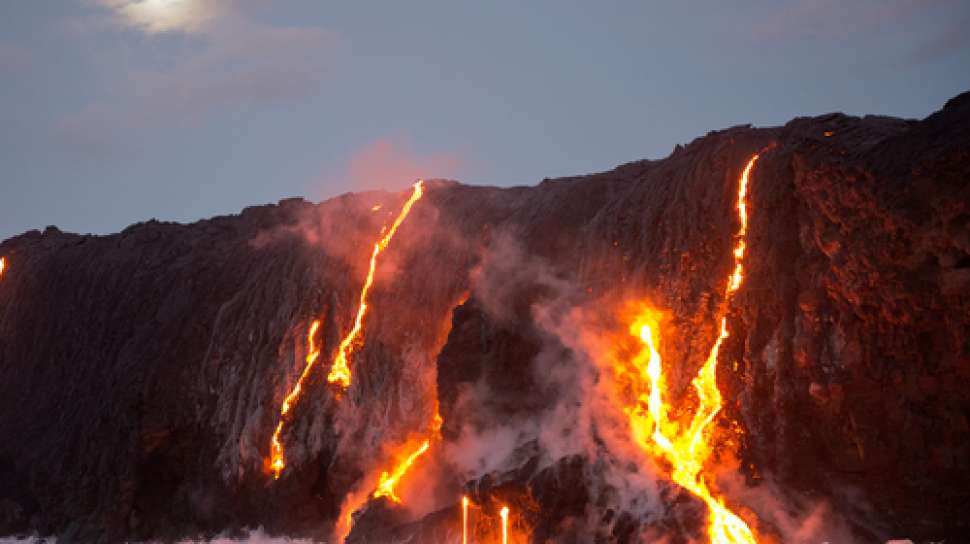 Gunung Api Hawaii Meletus Lava Tebal Mengalir