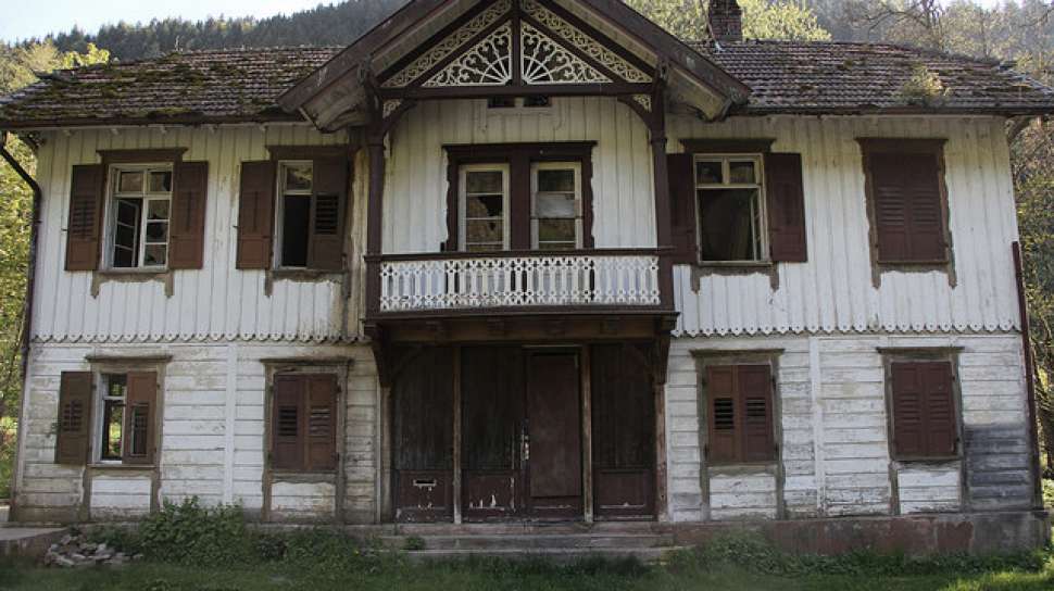 Mimpi Melihat Rumah Mewah Bertingkat