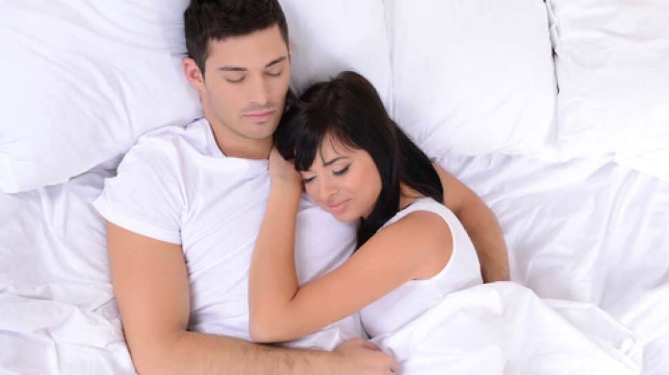 Gambar Tidur Bareng Pacar – Retorika