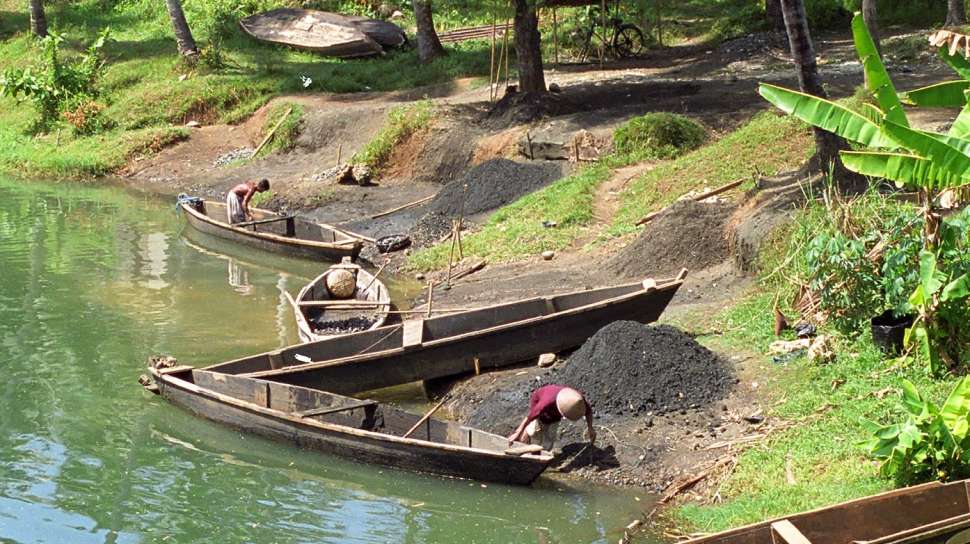 Wisata Petualangan di Sungai Citumang Pangandaran