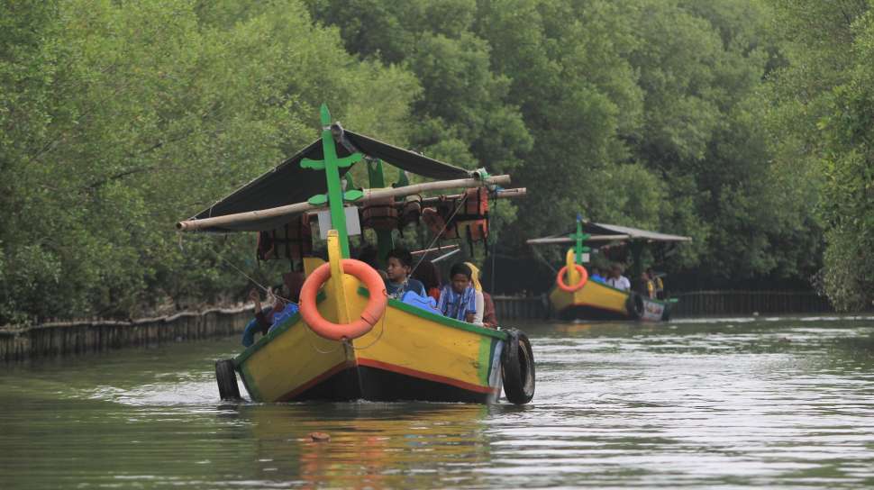 Wisata Pantai Saat Libur Panjang Bagian 3