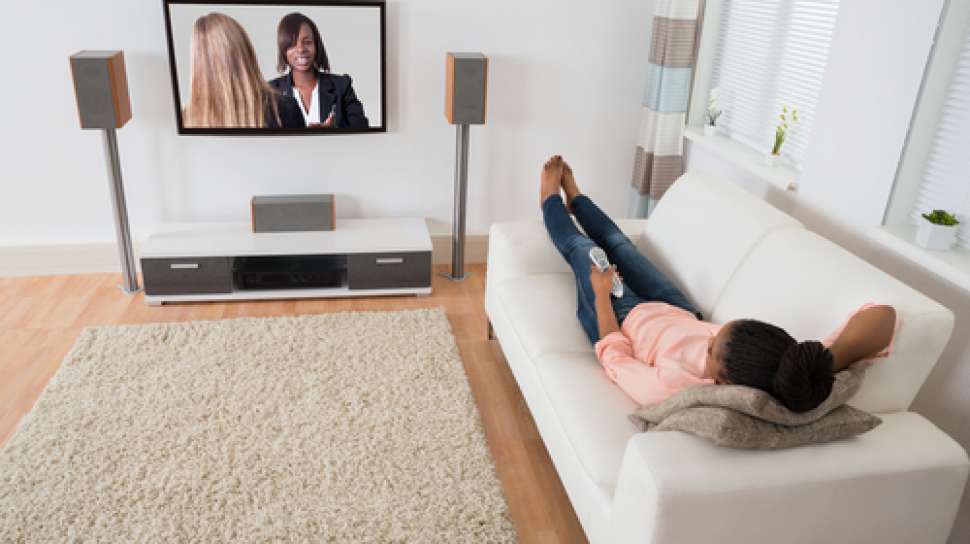 Studi Duduk Lama Sambil Menonton Tv Lebih Berbahaya Bagi Kesehatan Jantung