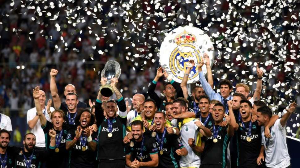 640 Gambar gambar real madrid angkat piala Terbaru