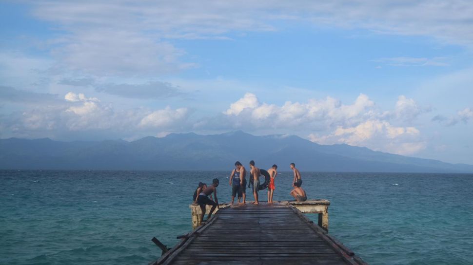 Disambut Hawaiian Ke Pantai Natsepa Dan Pesta Durian Di Ambon