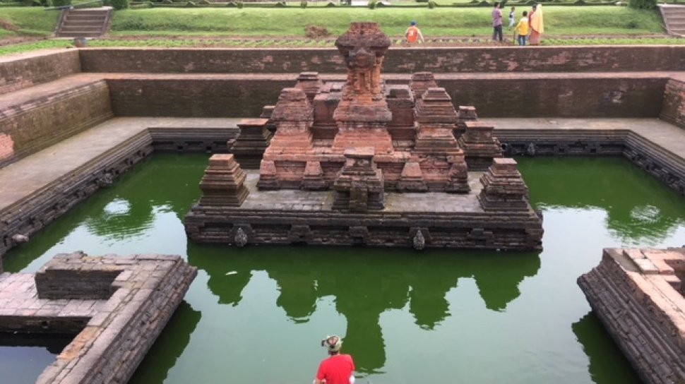 8 Candi Peninggalan Kerajaan Majapahit Candi Bajang Ratu Candi Tikus