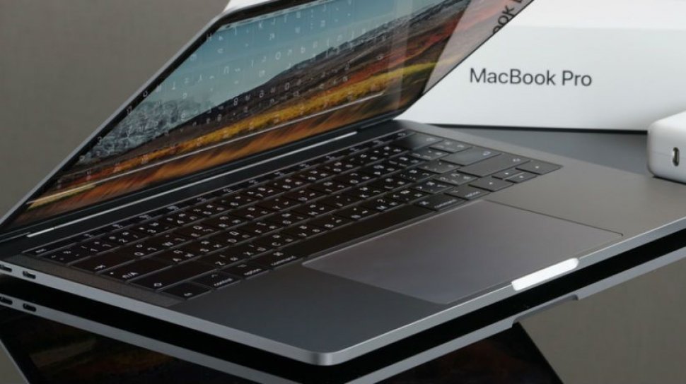 Macbook Pro Terbaru Fitur Touch Bar dan Intel Gen 8 Powerfull