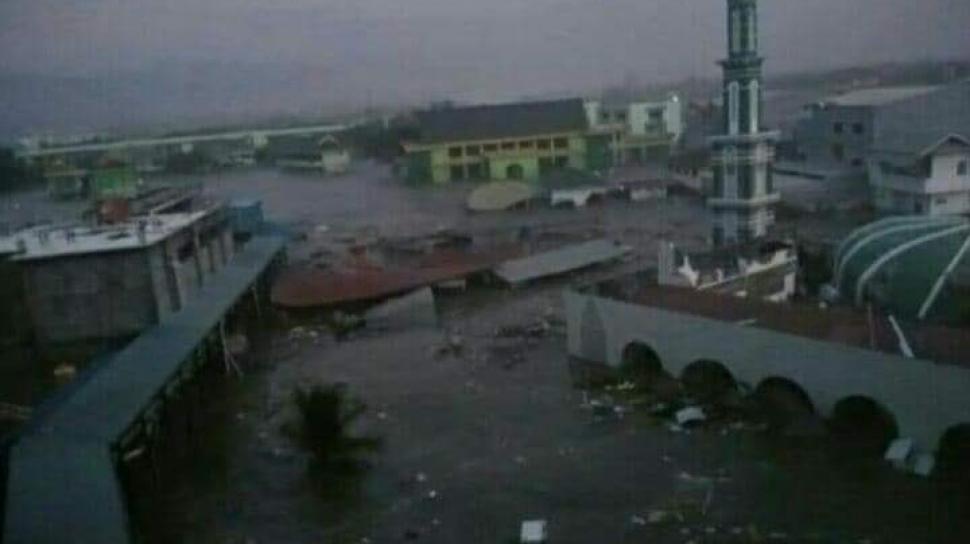 Tsunami Palu Jumat Malam Terjadi 22 Gempa Susulan