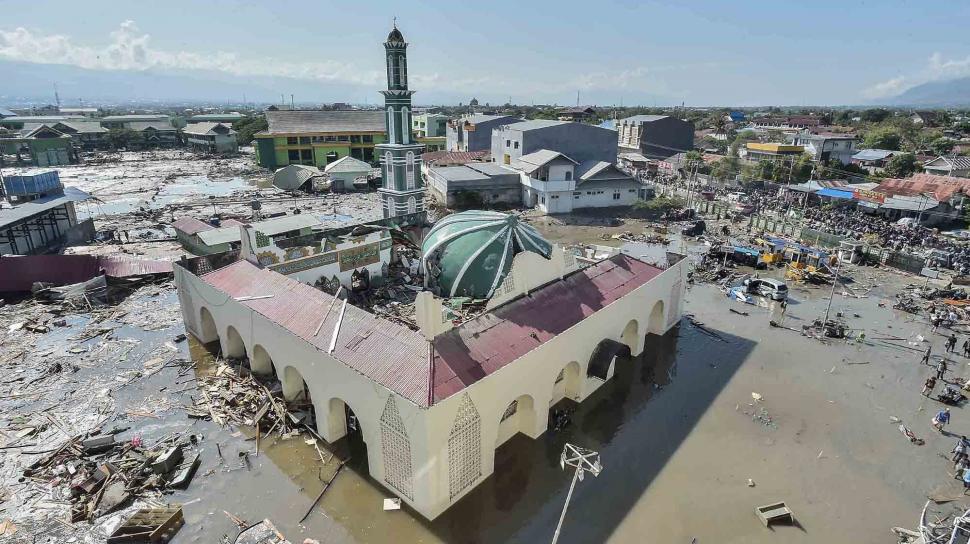 Selain Palu Ini 4 Tsunami Terbesar Di Indonesia