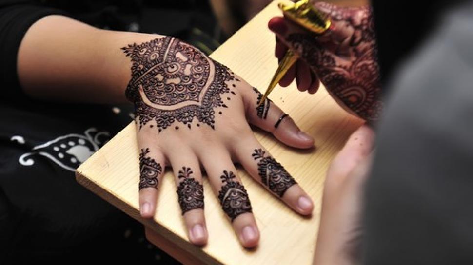 7 Cara Menghilangkan Henna di Tangan, Mudah dan Tidak