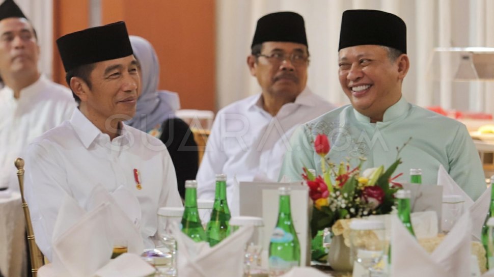 Momen Jokowi Hadiri Buka Puasa Bersama di Kediaman Ketua DPR