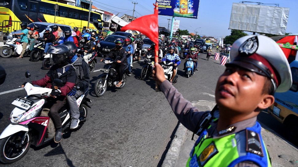 Fantastis 11+ Gambar Lucu Nenek Naik Motor - Richa Gambar