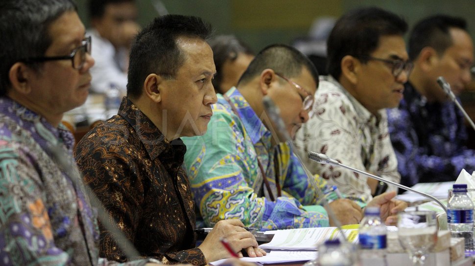Sejumlah anggota Komisi x DPR RI menggelar rapat dengar pendapat dengan Badan Ekonomi Kreatif, Senin (17/6). [Suara.com/Arief Hermawan P]