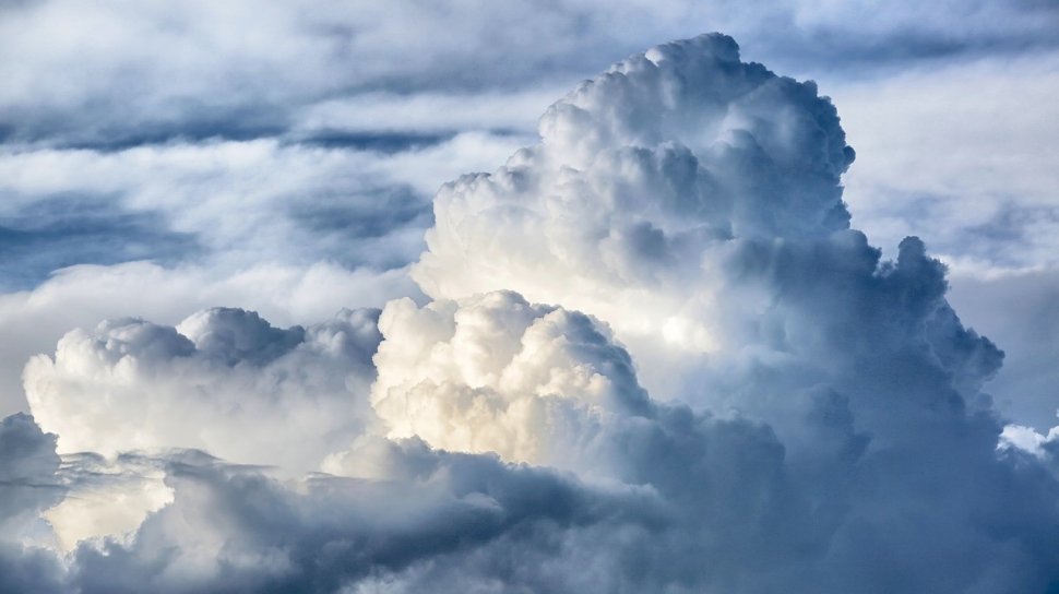 Penampakan Awan Aneh di Langit Bali, Warganet: Mirip KRI Nanggala 402