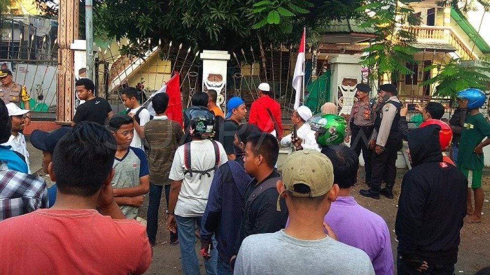 Asrama Dikepung Ormas, Mahasiswi Papua Kami Tak Buang Bendera Merah Putih