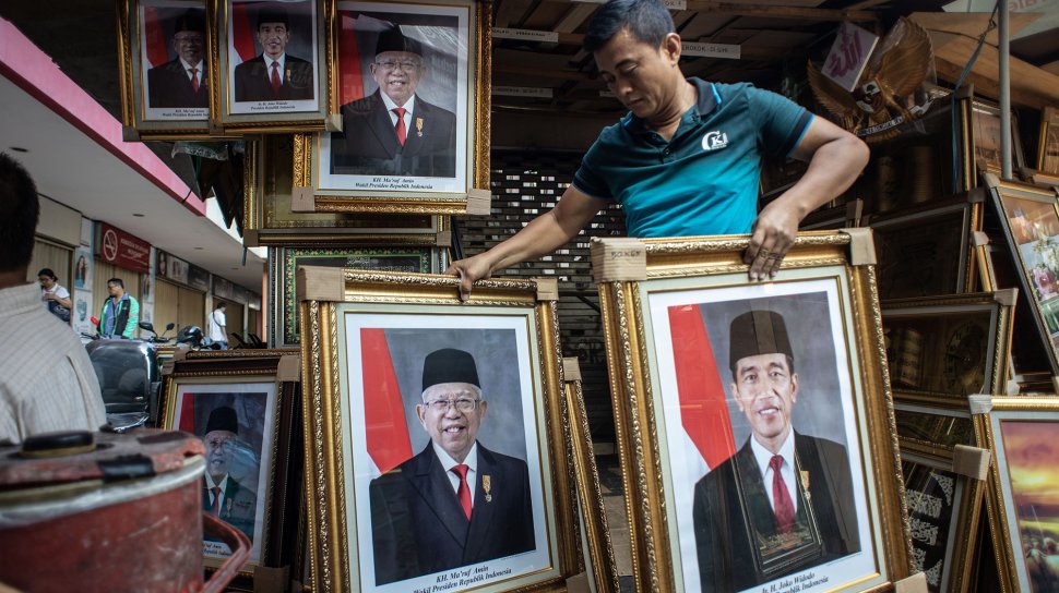 Belum Dilantik Poster Jokowi Maruf Amin Sudah Dijual Pedagang