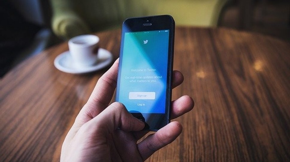 Riptwitter Masih Puncaki Trending Topic Warganet Nyerang Lewat Meme Kocak