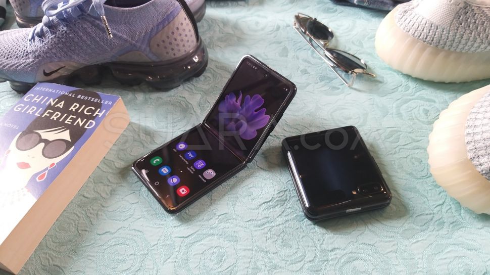 Galaxy flip 6. Honor Flip 2022 года. Телефон с флипом 2022.