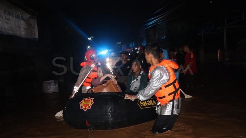 Cuaca Buruk Februari Bencana Terjang Indonesia Orang Tewas