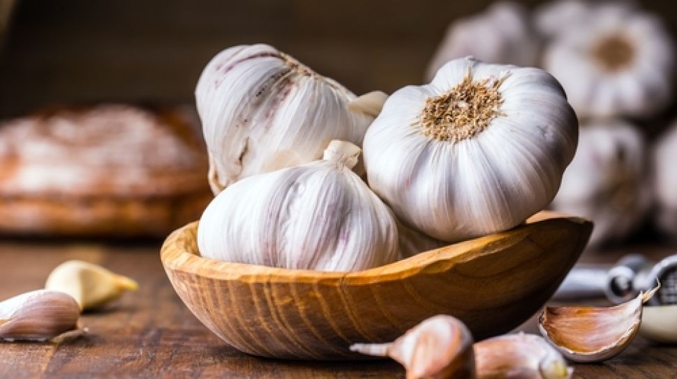 Benefits of Putting Garlic under the Pillow and 4 Interesting Health News