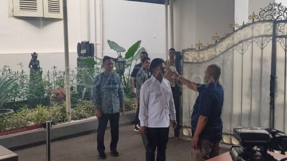 Lawan Virus Corona Menkominfo Narasi Pemda Harus Sama Dengan Pusat