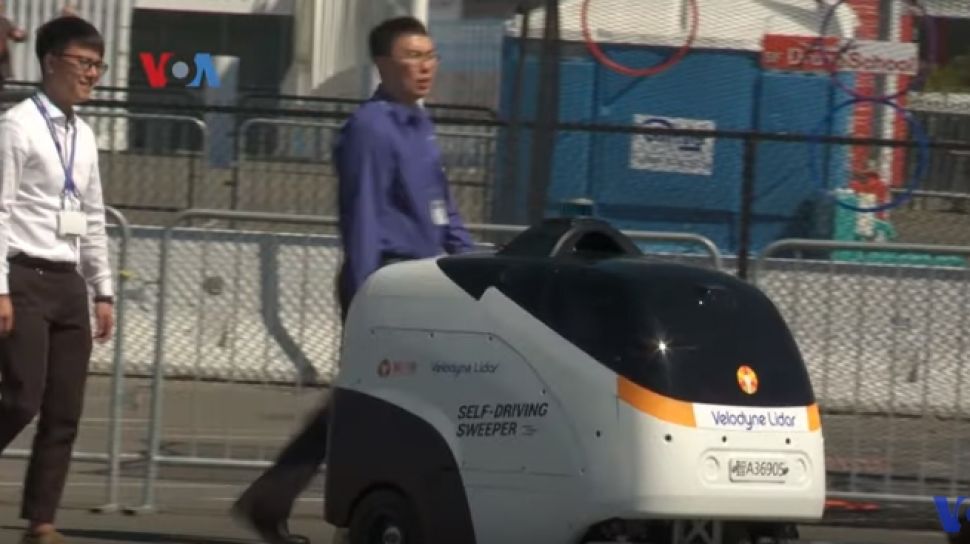 Robot Ini Bantu Menyapu Jalan Saat Pandemi Covid 19