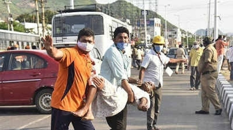Kebocoran Gas Mematikan di India, 9 Tewas dan Ratusan Orang Dilarikan ke RS
