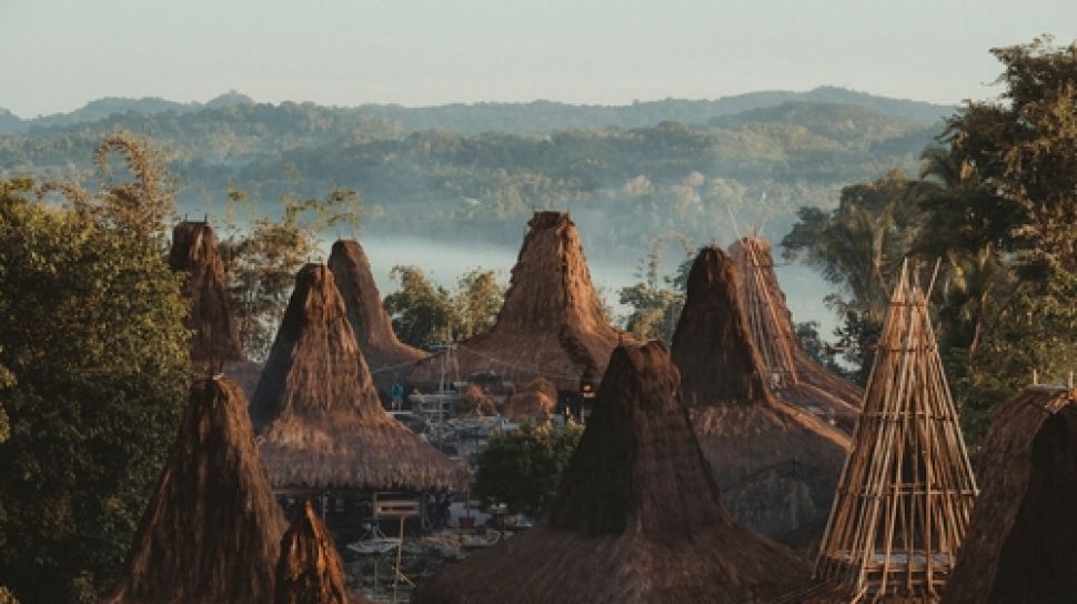 5 Rumah Kampung Adat Di Sumba Kental Dengan Peninggalan Tradisi Megalitikum 5620