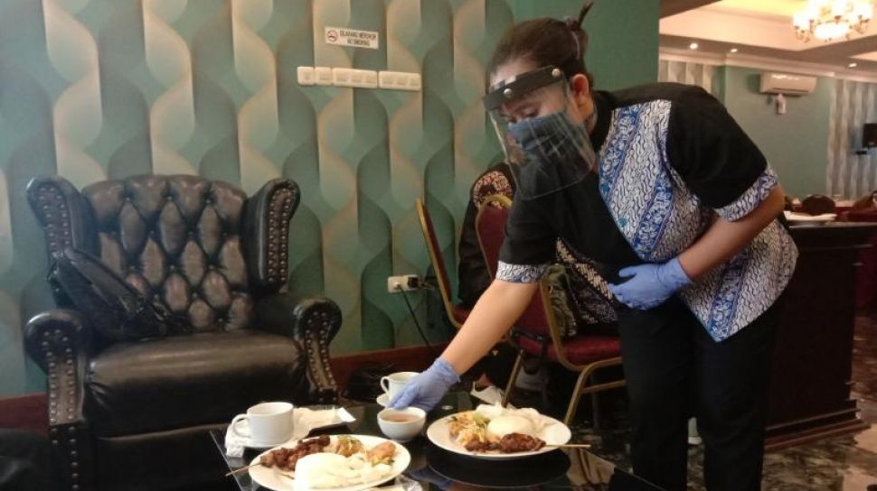 Bantul Sosialisasi Sop New Normal Hotel Dan Restoran Ubah Metode Pelayanan
