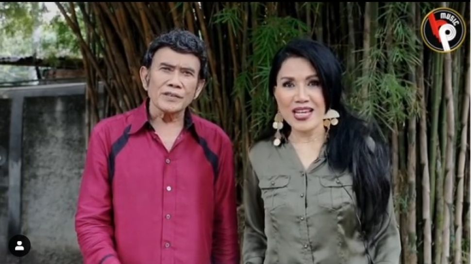 Rhoma Irama Ungkap Kedekatannya Dengan Rita Sugiarto