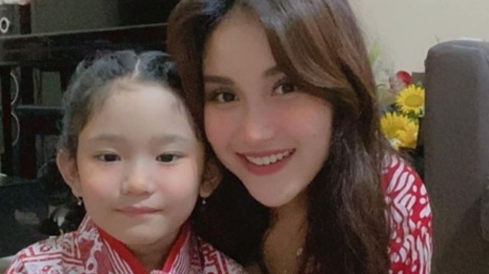Tega Enji Mantan Suami Ayu Ting Ting Tak Pernah Tanya Kabar Bilqis