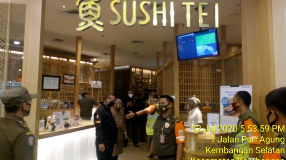Tak Batasi Pengunjung, Restoran Sushi Tei di Jakbar Didenda Rp10 Juta