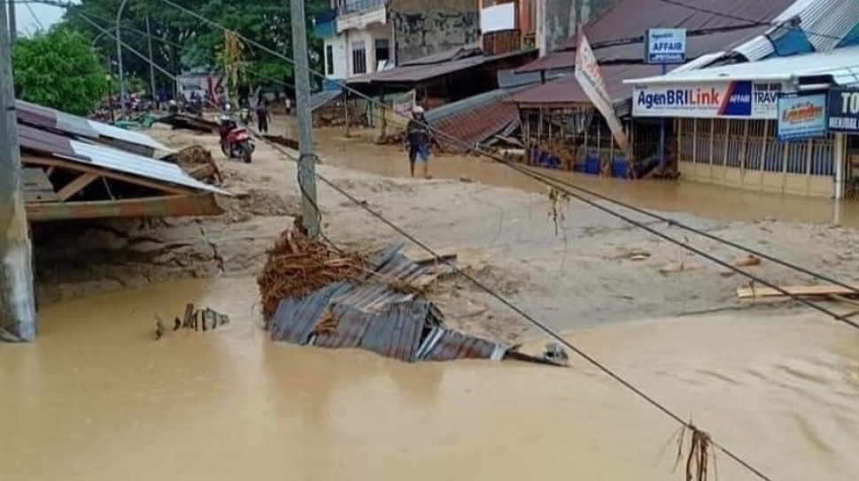 Dahsyatnya Banjir Bandang Di Luwu Utara Desa Terkubur Lumpur 4 Meter
